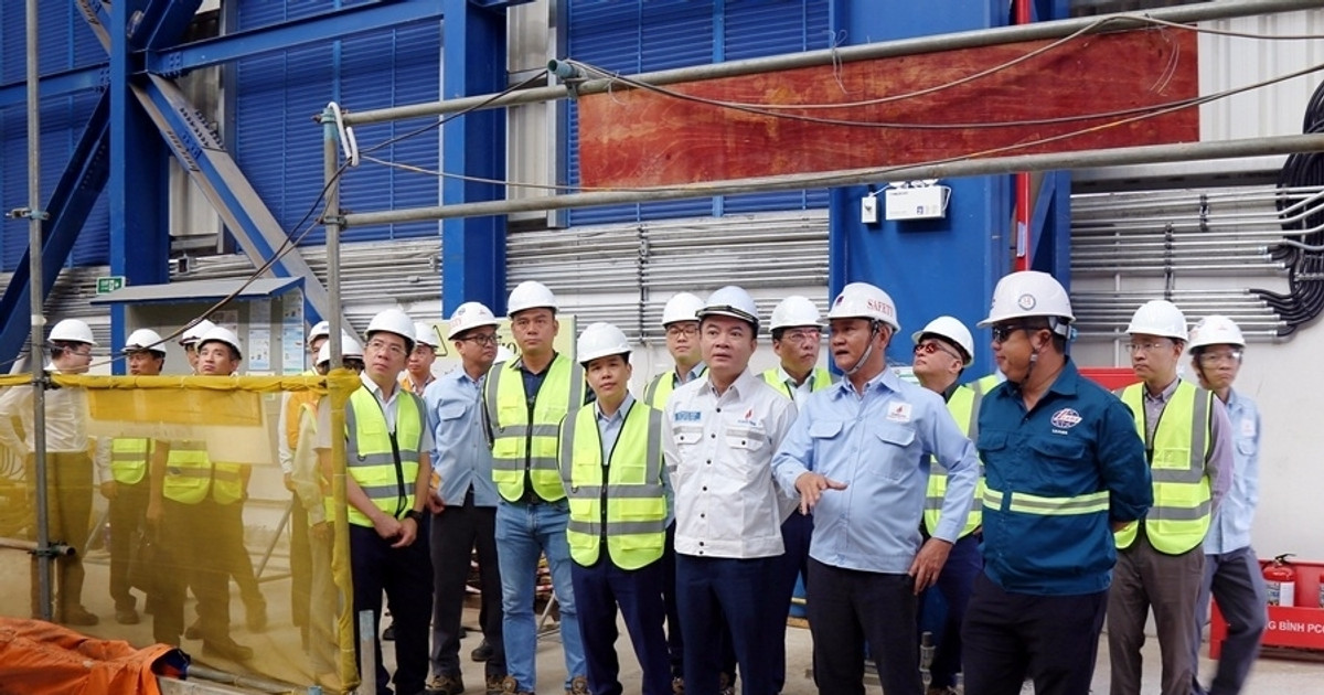 Đoàn công tác khảo sát tiến độ thi công siêu dự án điện 1,4 tỷ USD của ...